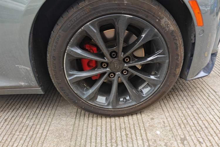 Used Cadillac CT5 2023 28T Luxury Edition (Standard Version) Right Front Wheel Hub