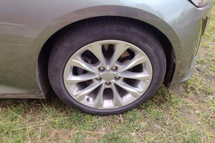 Used Cadillac CT5 2023 28T Luxury Edition (Standard Version) Right Front Wheel Hub