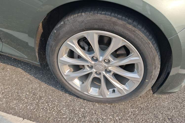 Used Cadillac CT5 2023 28T Luxury Edition (Standard Version) Right Front Wheel Hub