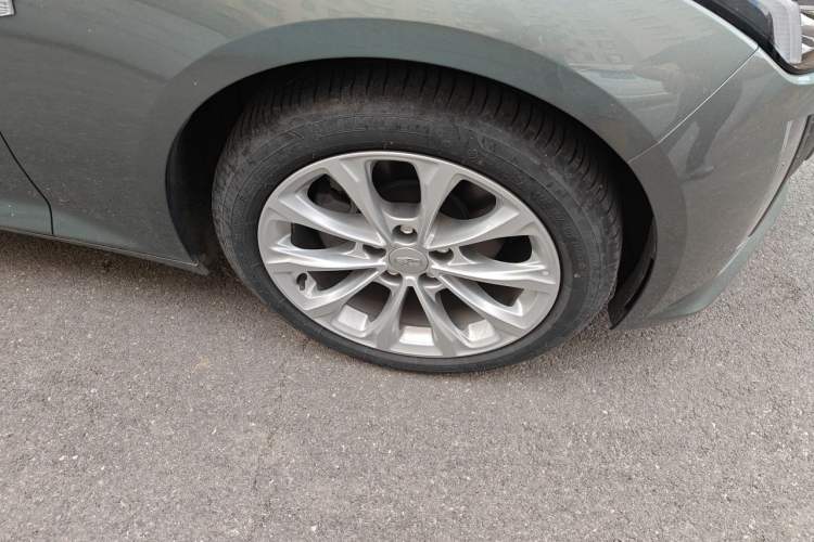 Used Cadillac CT5 2023 28T Luxury Edition (Standard Version) Right Front Wheel Hub