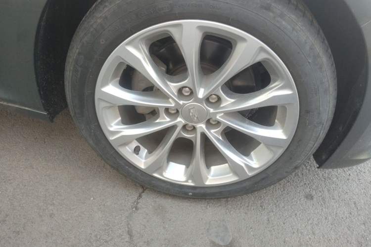 Used Cadillac CT5 2023 28T Luxury Edition (Standard Version) Right Front Wheel Hub