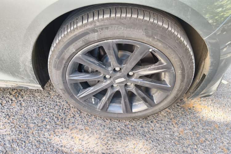 Used Cadillac CT5 2023 28T Prestige Model Right Front Wheel Hub