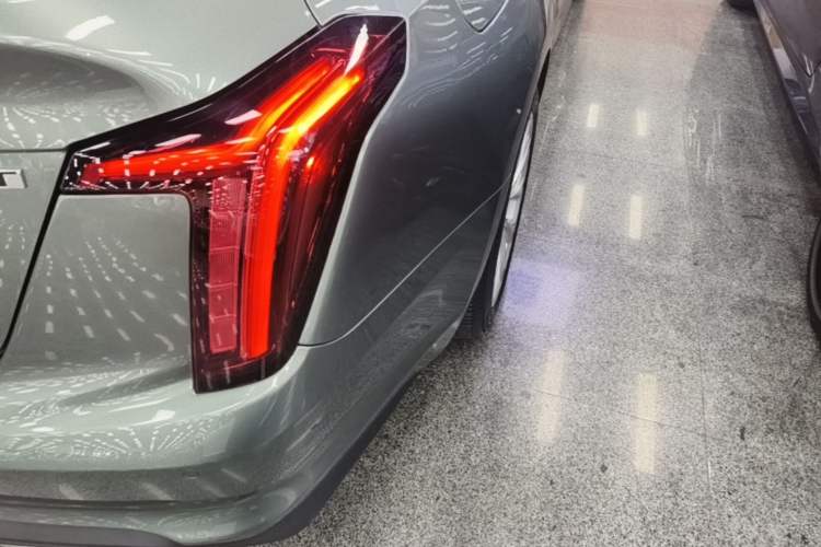 Used Cadillac CT5 2023 28T Luxury Edition (Standard Version) Right Rear Taillight