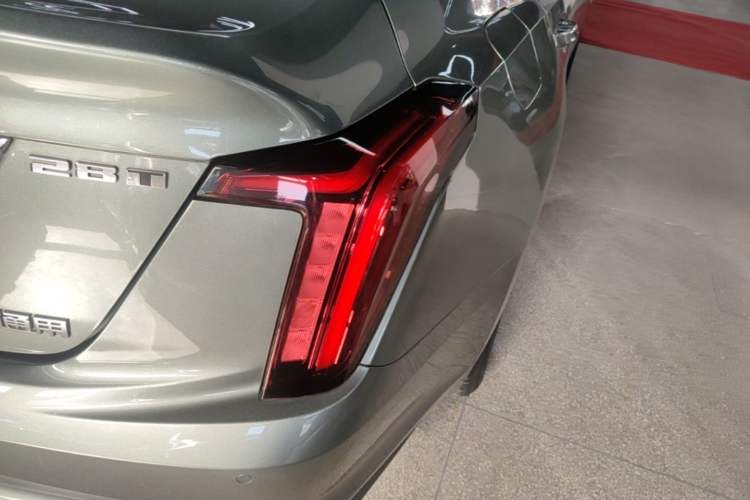 Used Cadillac CT5 2023 28T Luxury Edition (Standard Version) Right Rear Taillight
