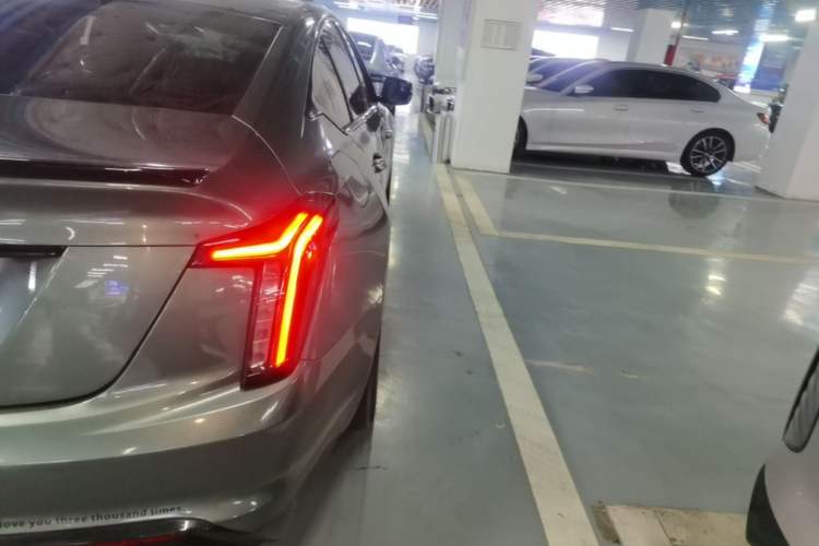 Used Cadillac CT5 2023 28T Prestige Model Right Rear Taillight