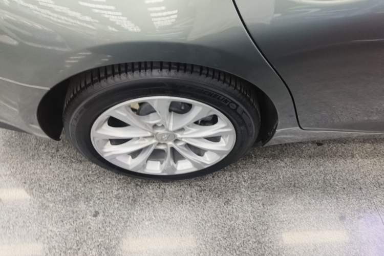 Used Cadillac CT5 2023 28T Luxury Edition (Standard Version) Right Rear Wheel Hub