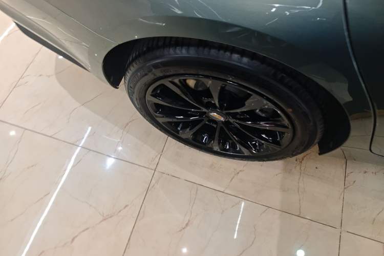 Used Cadillac CT5 2023 28T Luxury Edition (Standard Version) Right Rear Wheel Hub