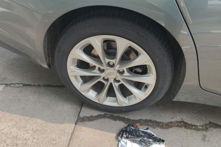 Used Cadillac CT5 2023 28T Luxury Edition (Standard Version) Right Rear Wheel Hub