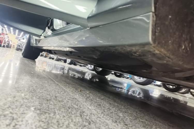 Used Cadillac CT5 2023 28T Luxury Edition (Standard Version) Right Side Sill