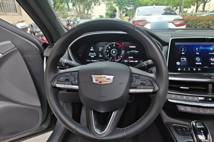 Used Cadillac CT5 2023 28T Luxury Edition (Standard Version) Steering Wheel