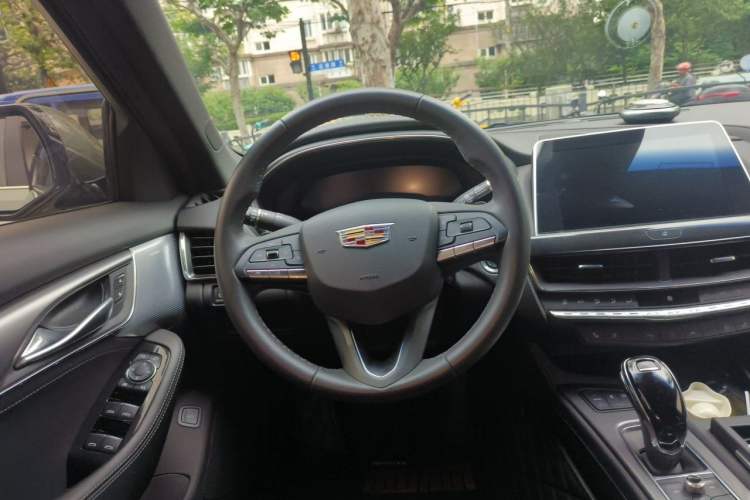 Used Cadillac CT5 2023 28T Luxury Edition (Standard Version) Steering Wheel