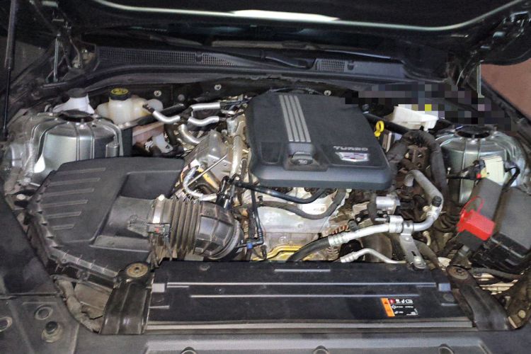 Used Cadillac CT5 2023 28T Luxury Edition (Standard Version) Engine Bay Left