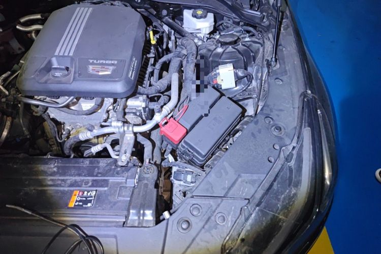 Used Cadillac CT5 2023 28T Luxury Edition (Standard Version) Engine Bay Left