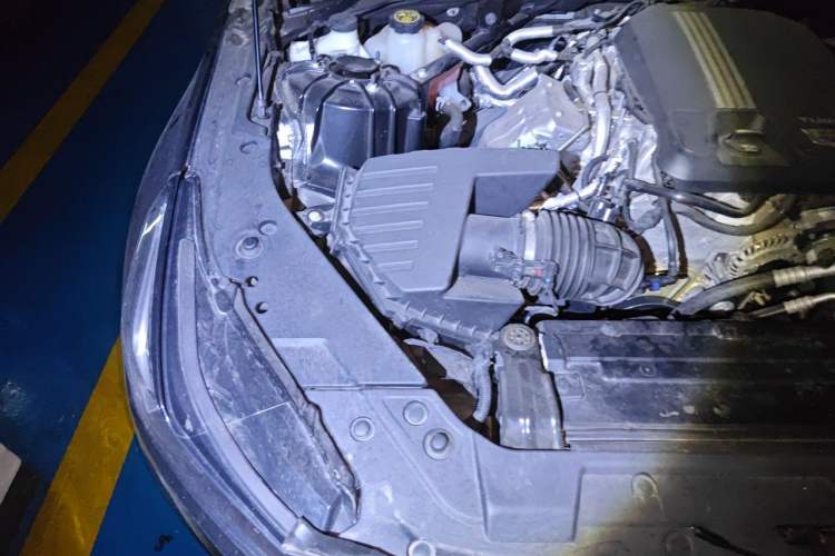 Used Cadillac CT5 2023 28T Luxury Edition (Standard Version) Engine Bay Right