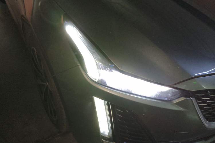 Used Cadillac CT5 2023 28T Luxury Edition (Standard Version) Right Front Headlight