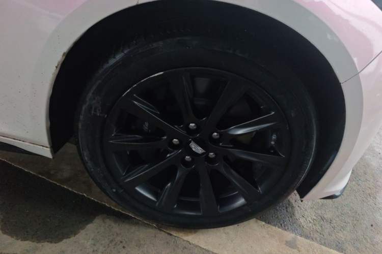 Used Cadillac CT5 2023 28T Prestige Model Right Front Wheel Hub