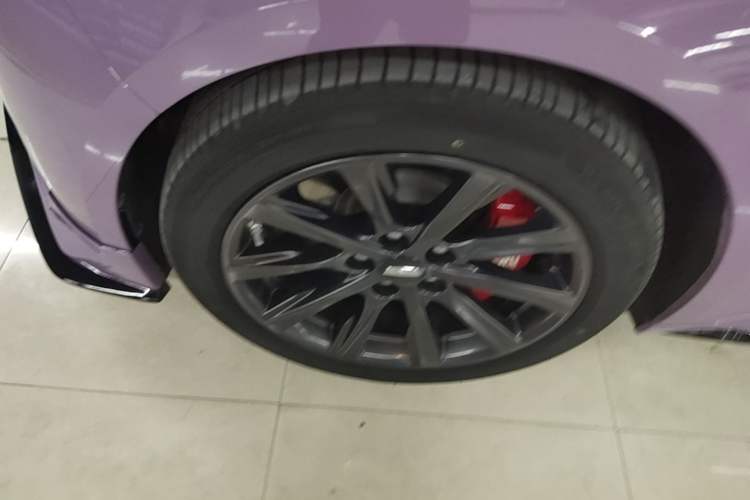 Used Cadillac CT5 2023 28T Prestige Model Left Front Wheel Hub