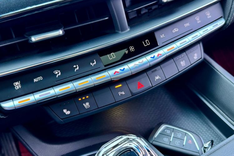 Used Cadillac CT5 2023 28T Luxury Edition (Standard Version) Audio And AC Panel