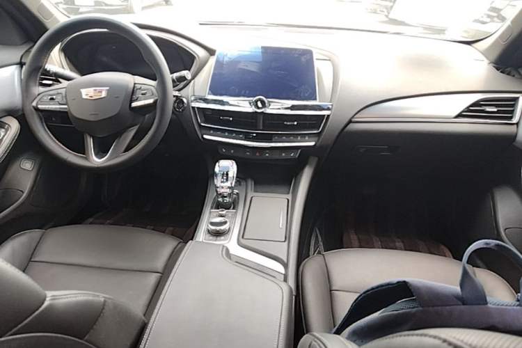 Used Cadillac CT5 2023 28T Luxury Edition (Standard Version) Center Console
