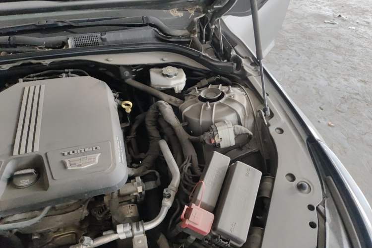 Used Cadillac CT5 2023 28T Luxury Edition (Standard Version) Engine Bay Left