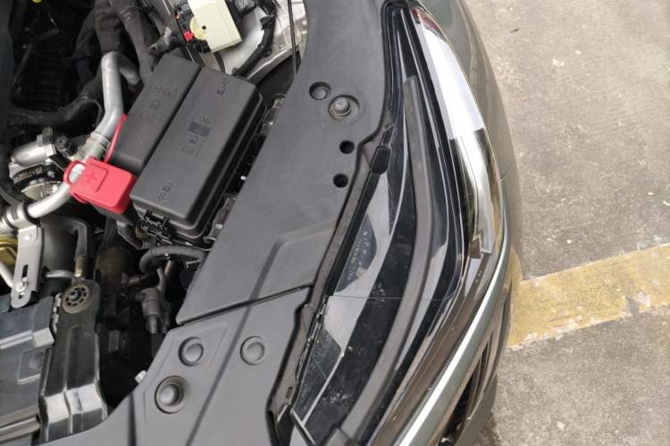 Used Cadillac CT5 2023 28T Luxury Edition (Standard Version) Engine Bay Left