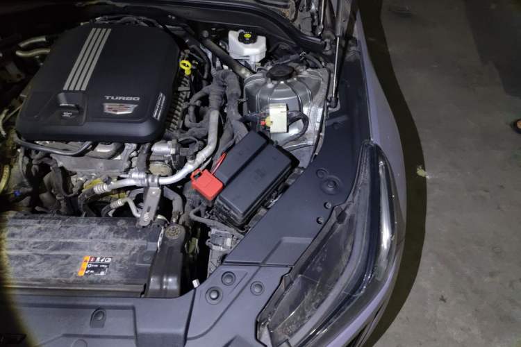 Used Cadillac CT5 2023 28T Luxury Edition (Standard Version) Engine Bay Left