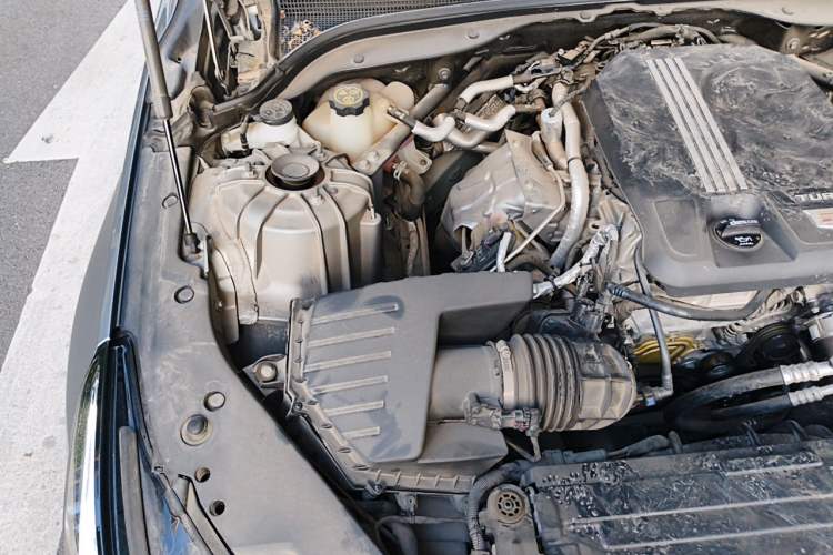 Used Cadillac CT5 2023 28T Luxury Edition (Standard Version) Engine Bay Right