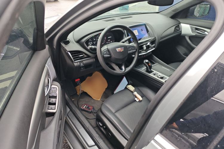 Used Cadillac CT5 2023 28T Luxury Edition (Standard Version) Left Front Seat