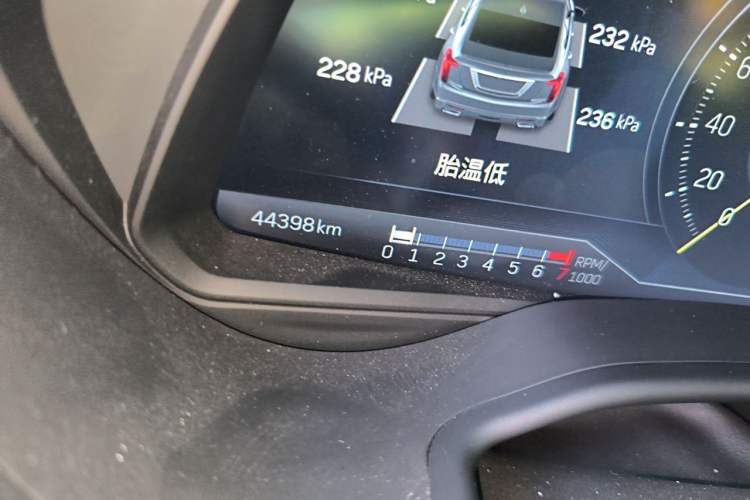 Used Cadillac CT5 2023 28T Luxury Edition (Standard Version) Odometer Close Up