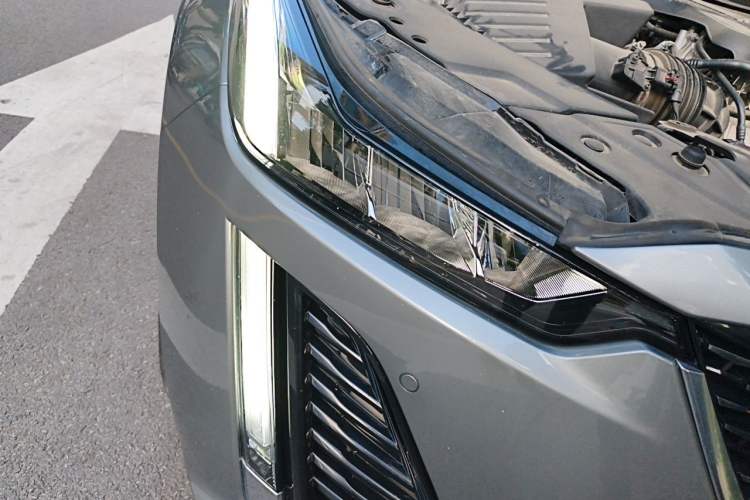 Used Cadillac CT5 2023 28T Luxury Edition (Standard Version) Right Front Headlight