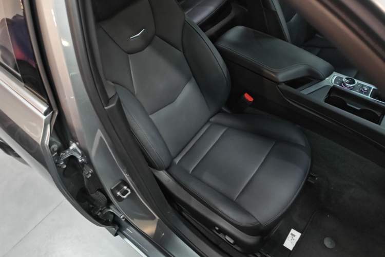 Used Cadillac CT5 2023 28T Luxury Edition (Standard Version) Right Front Seat