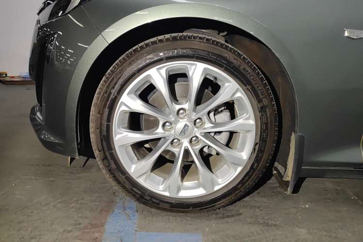 Used Cadillac CT5 2023 28T Luxury Edition (Standard Version) Right Front Wheel Hub