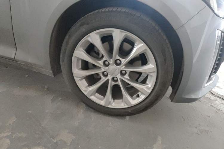 Used Cadillac CT5 2023 28T Luxury Edition (Standard Version) Right Front Wheel Hub