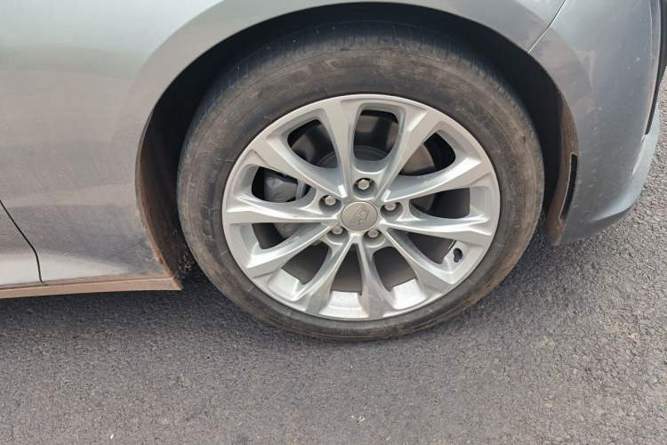 Used Cadillac CT5 2023 28T Luxury Edition (Standard Version) Right Front Wheel Hub