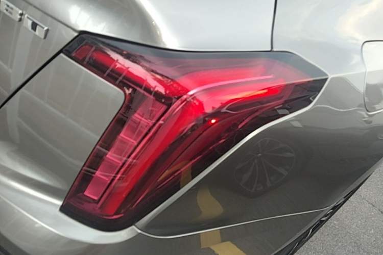 Used Cadillac CT5 2023 28T Luxury Edition (Standard Version) Right Rear Taillight