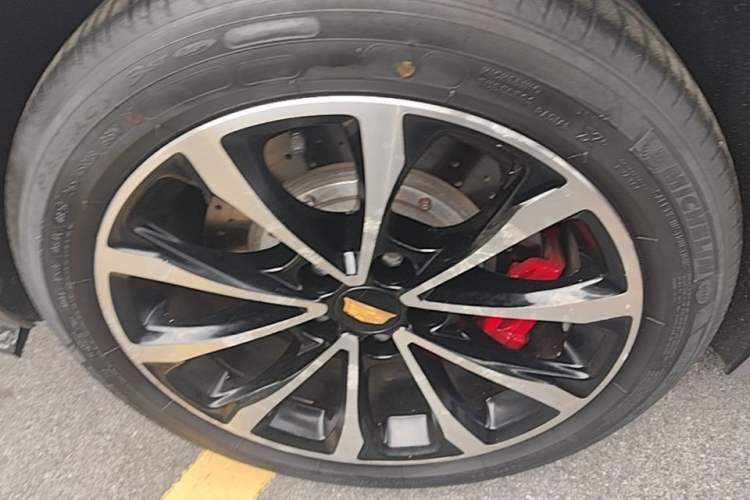 Used Cadillac CT5 2023 28T Luxury Edition (Standard Version) Right Rear Wheel Hub