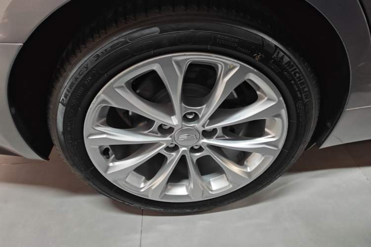 Used Cadillac CT5 2023 28T Luxury Edition (Standard Version) Right Rear Wheel Hub