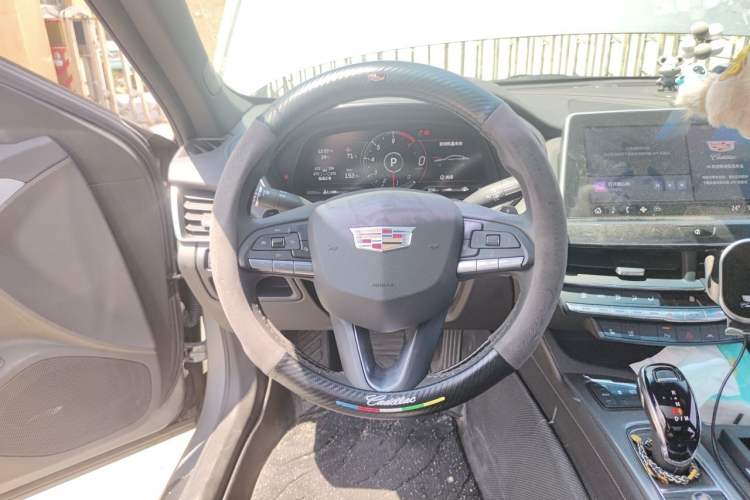 Used Cadillac CT5 2023 28T Luxury Edition (Standard Version) Steering Wheel