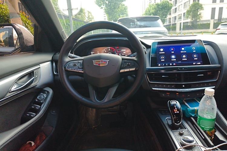 Used Cadillac CT5 2023 28T Luxury Edition (Standard Version) Steering Wheel