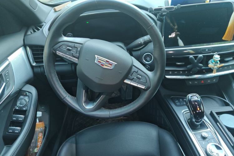 Used Cadillac CT5 2023 28T Prestige Model Steering Wheel