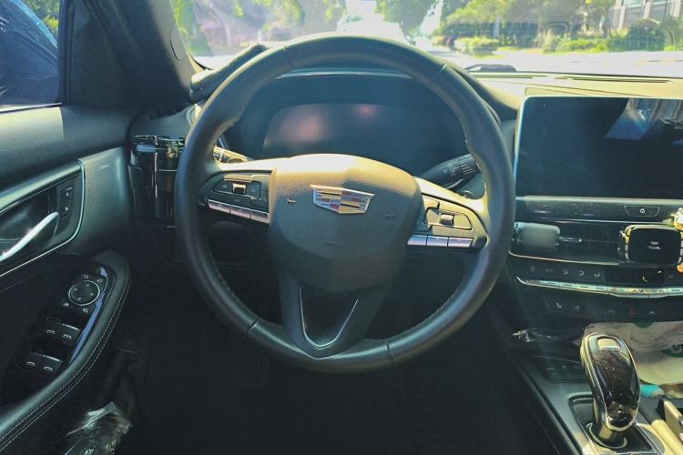 Used Cadillac CT5 2023 28T Luxury Edition (Standard Version) Steering Wheel