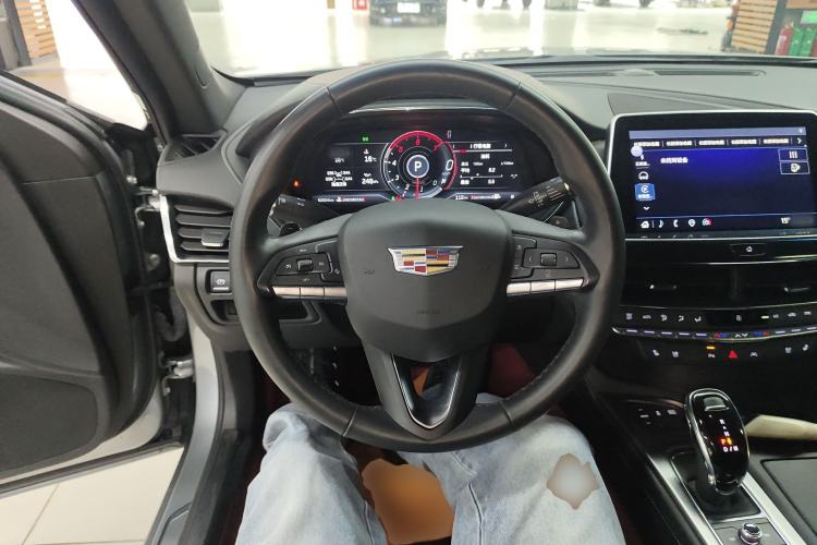 Used Cadillac CT5 2023 28T Luxury Edition (Standard Version) Steering Wheel