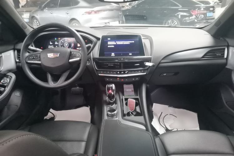 Used Cadillac CT5 2023 28T Luxury Edition (Standard Version) Center Console