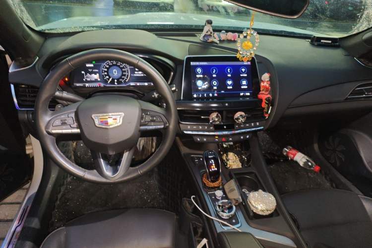 Used Cadillac CT5 2023 28T Luxury Edition (Standard Version) Center Console