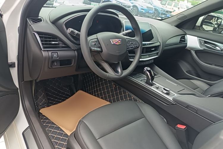 Used Cadillac CT5 2023 28T Luxury Edition (Standard Version) Center Console