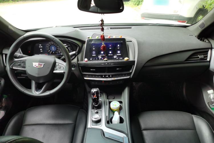 Used Cadillac CT5 2023 28T Luxury Edition (Standard Version) Center Console