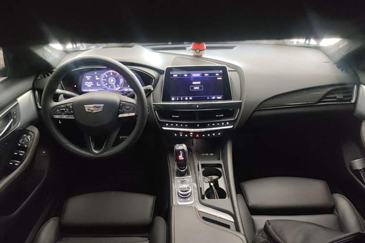 Used Cadillac CT5 2023 28T Platinum Edition Center Console