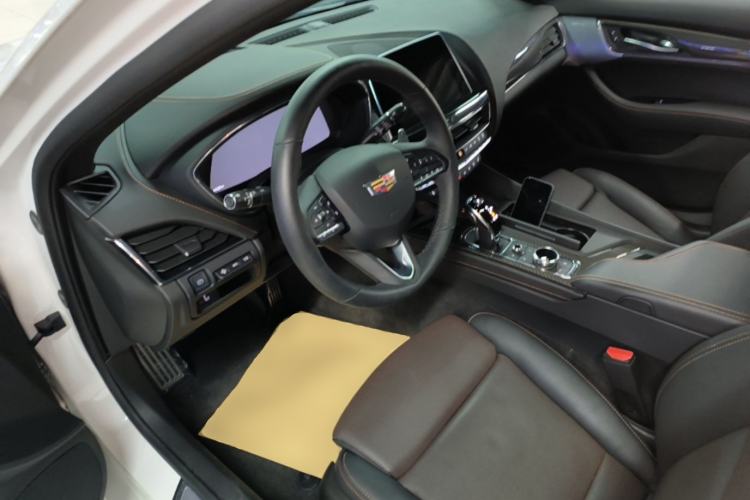 Used Cadillac CT5 2023 28T Platinum Edition Driver Seat