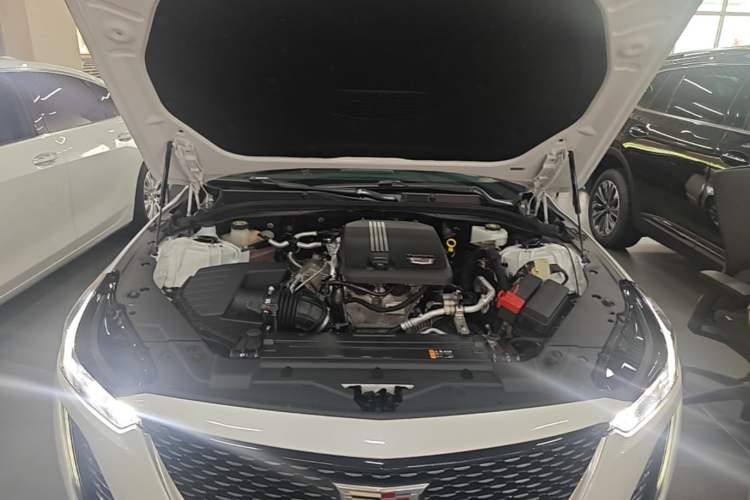 Used Cadillac CT5 2023 28T Luxury Edition (Standard Version) Engine Bay