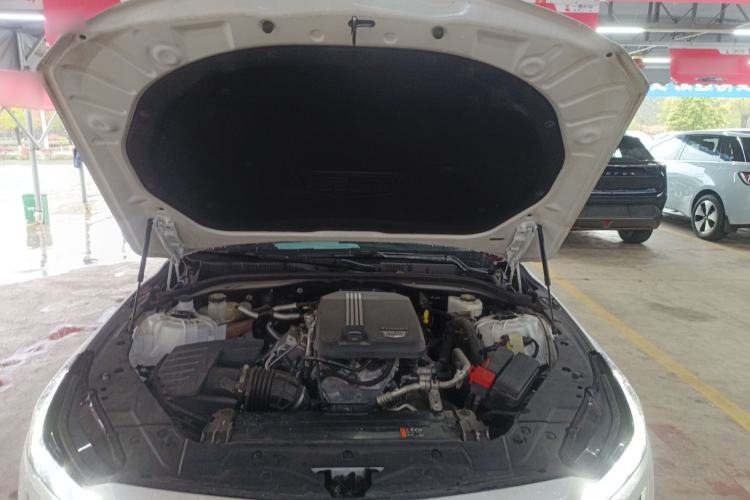 Used Cadillac CT5 2023 28T Prestige Model Engine Bay